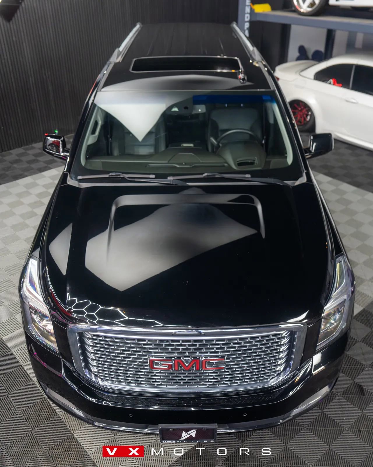 Used 2017 GMC Yukon XL Denali w/ Open Road Package image 4