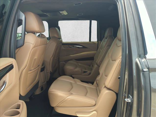 Used 2020 Cadillac Escalade ESV Platinum AWD/4WD image 17