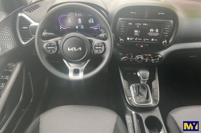 Used 2025 Kia Soul LX image 16