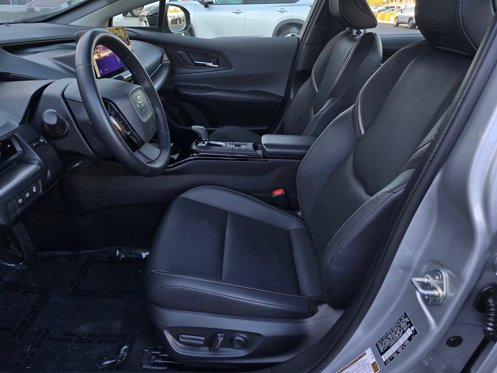 Certified 2025 Toyota Prius XLE FWD image 16