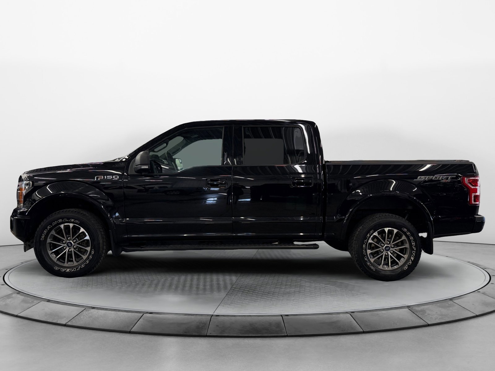 Used 2019 Ford F150 XLT w/ Equipment Group 302A Luxury image 3