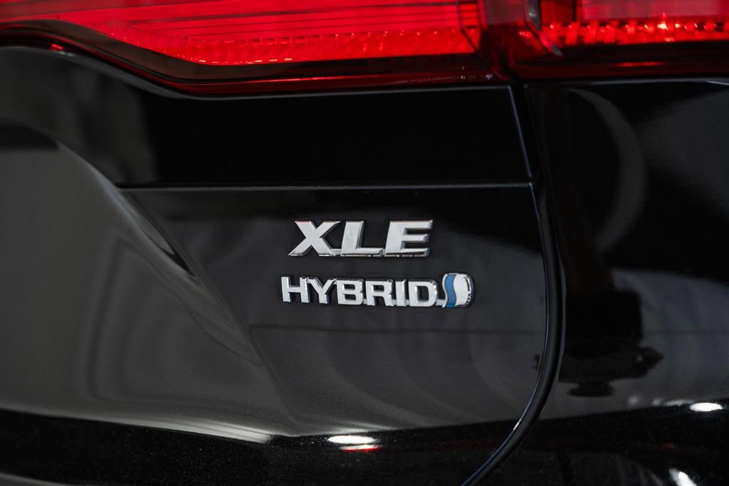 Used 2021 Toyota Venza XLE w/ Softex Package image 7
