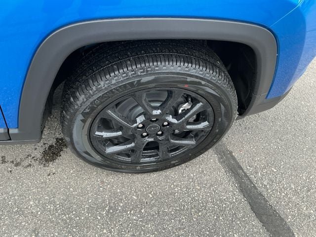 New 2026 Jeep Compass Latitude AWD/4WD image 17