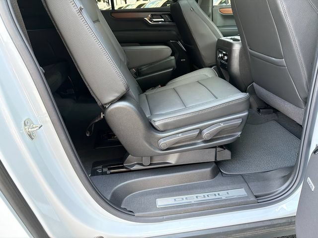 Used 2026 GMC Yukon XL Denali w/ Sun & Power Step Package RWD image 15