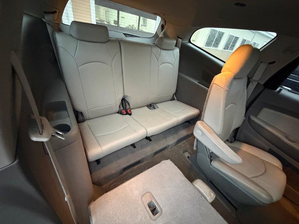 Used 2012 Chevrolet Traverse LT FWD image 20