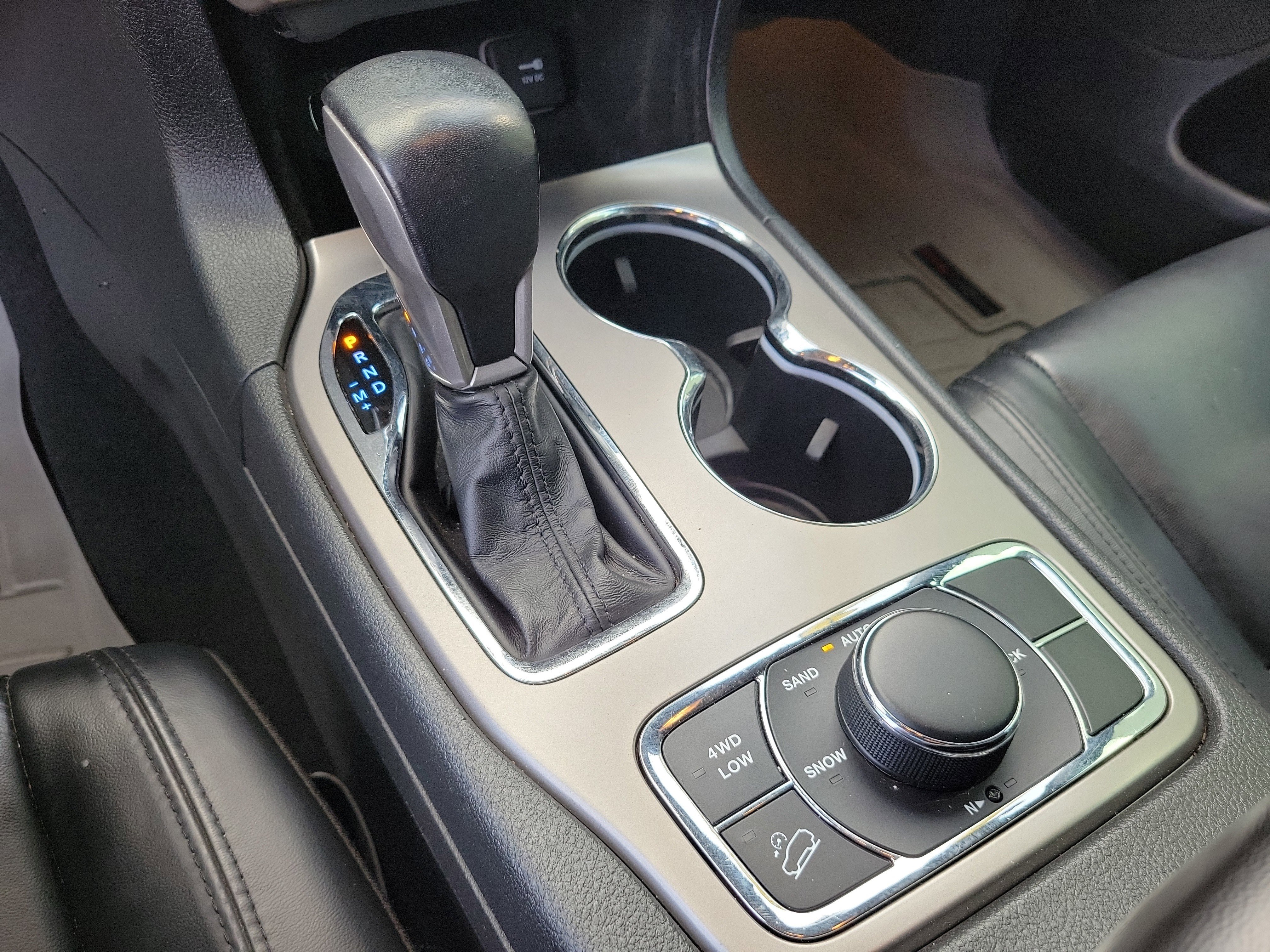 Used 2021 Jeep Grand Cherokee Limited AWD/4WD image 19