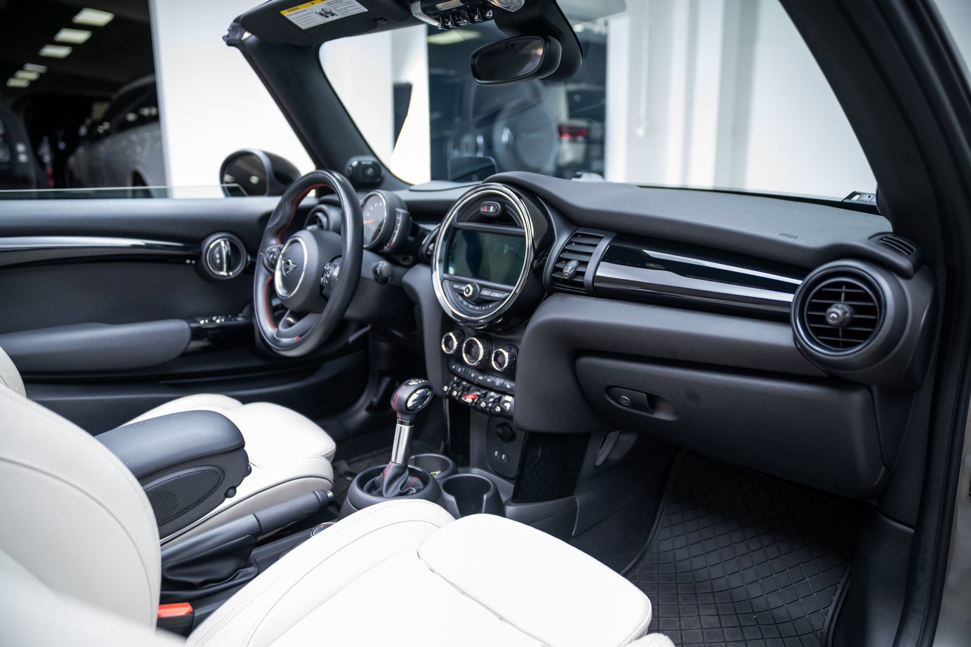 Used 2019 MINI Cooper S w/ Signature Upholstery Package FWD image 22