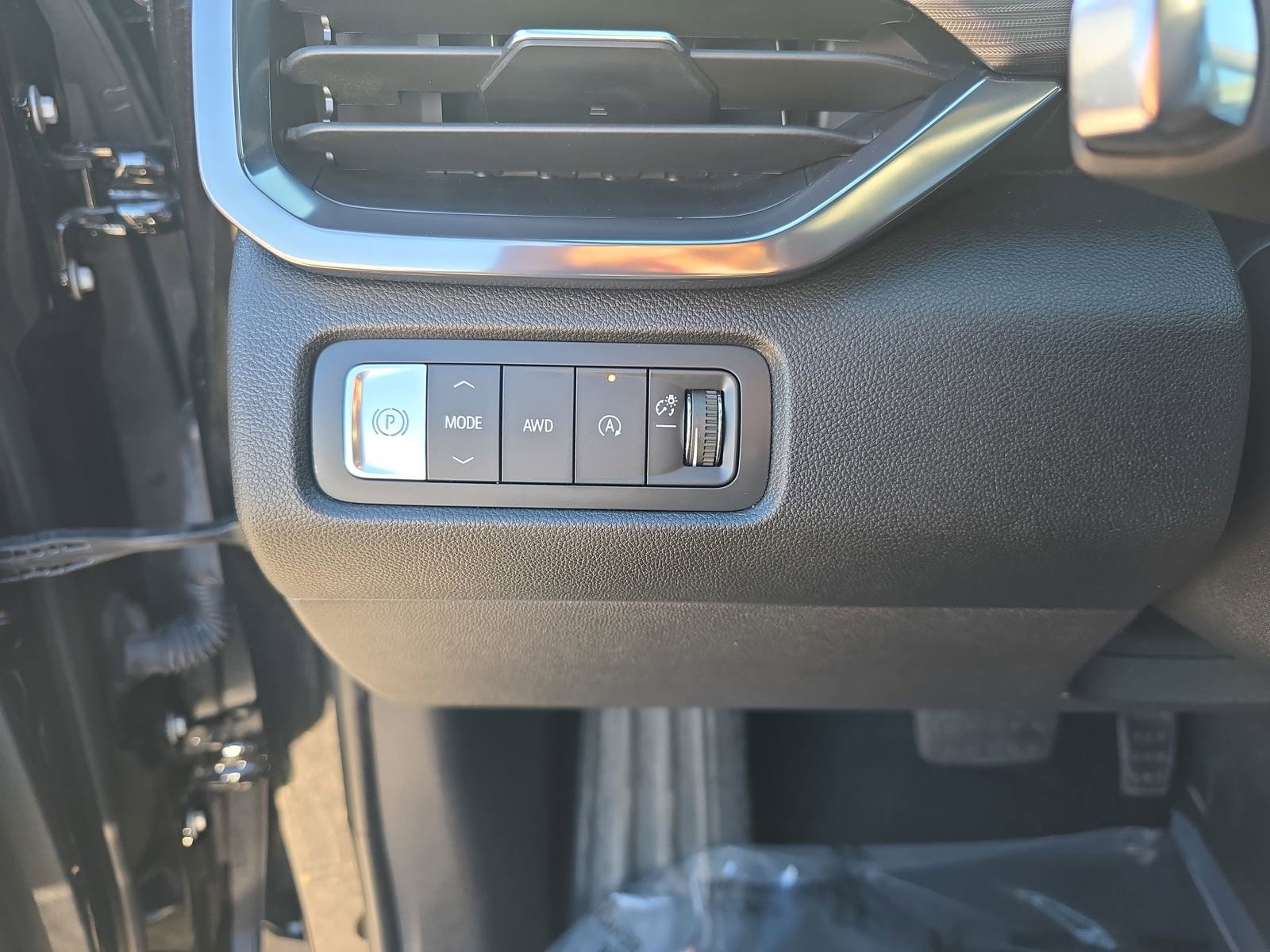 Used 2024 GMC Acadia AT4 w/ Super Cruise Package AWD/4WD image 28