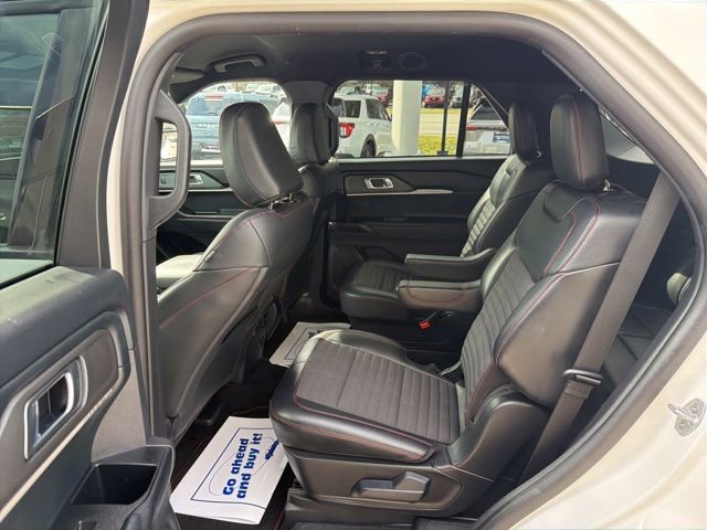 Used 2025 Ford Explorer ST-Line image 14