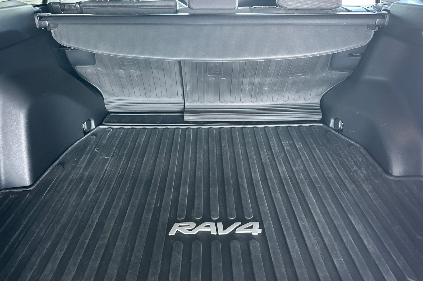 Certified 2022 Toyota RAV4 XLE w/ Convenience Package FWD image 15