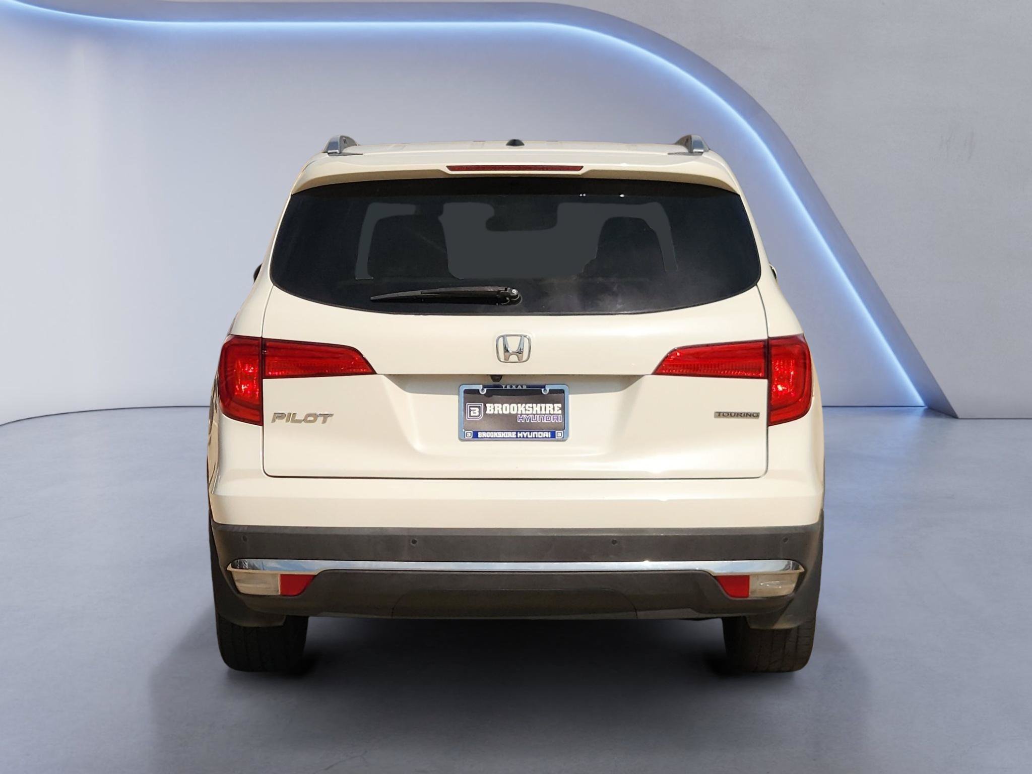 Used 2017 Honda Pilot Touring image 7