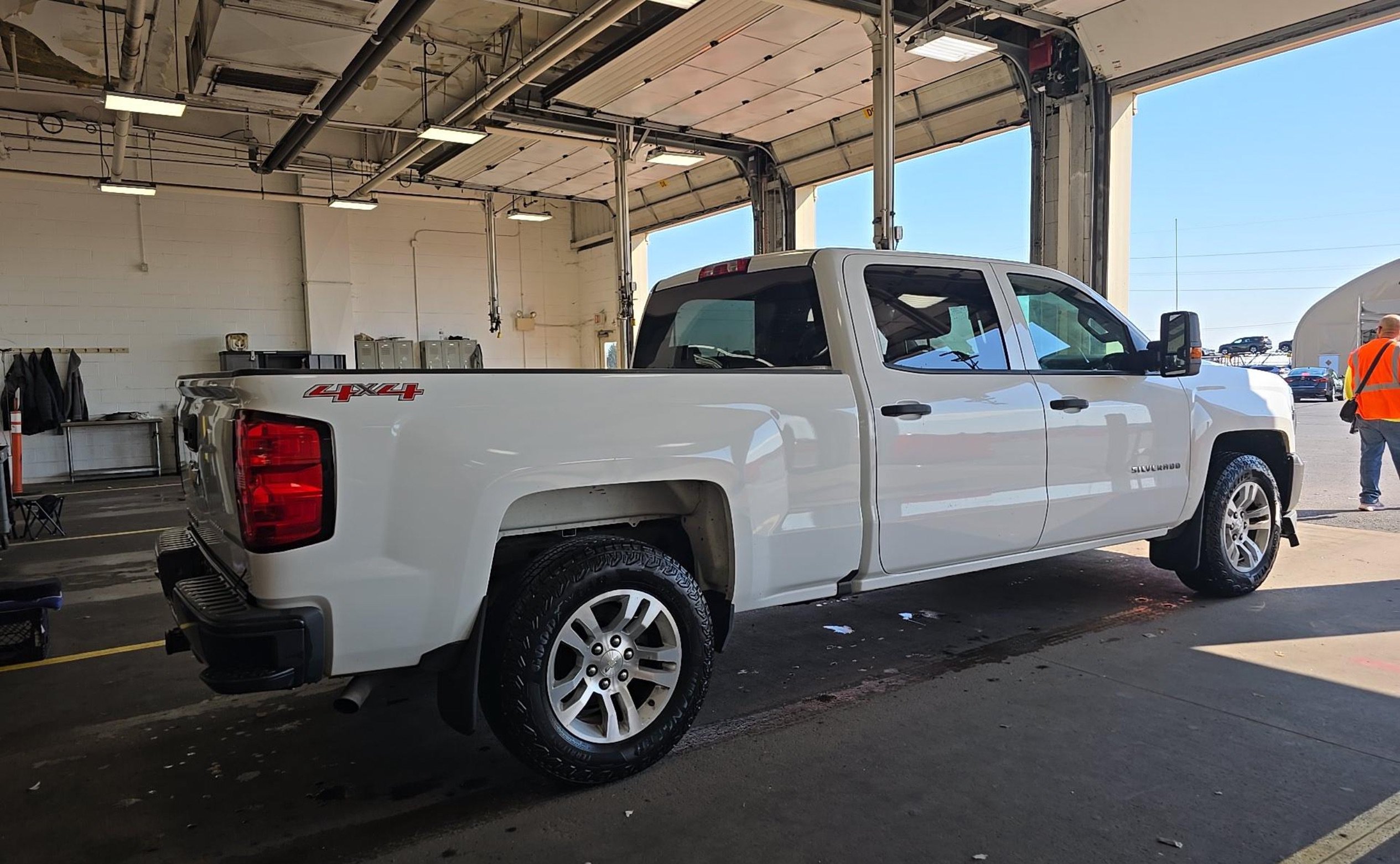 Used 2017 Chevrolet Silverado 1500 W/T w/ Trailering Package AWD/4WD image 5