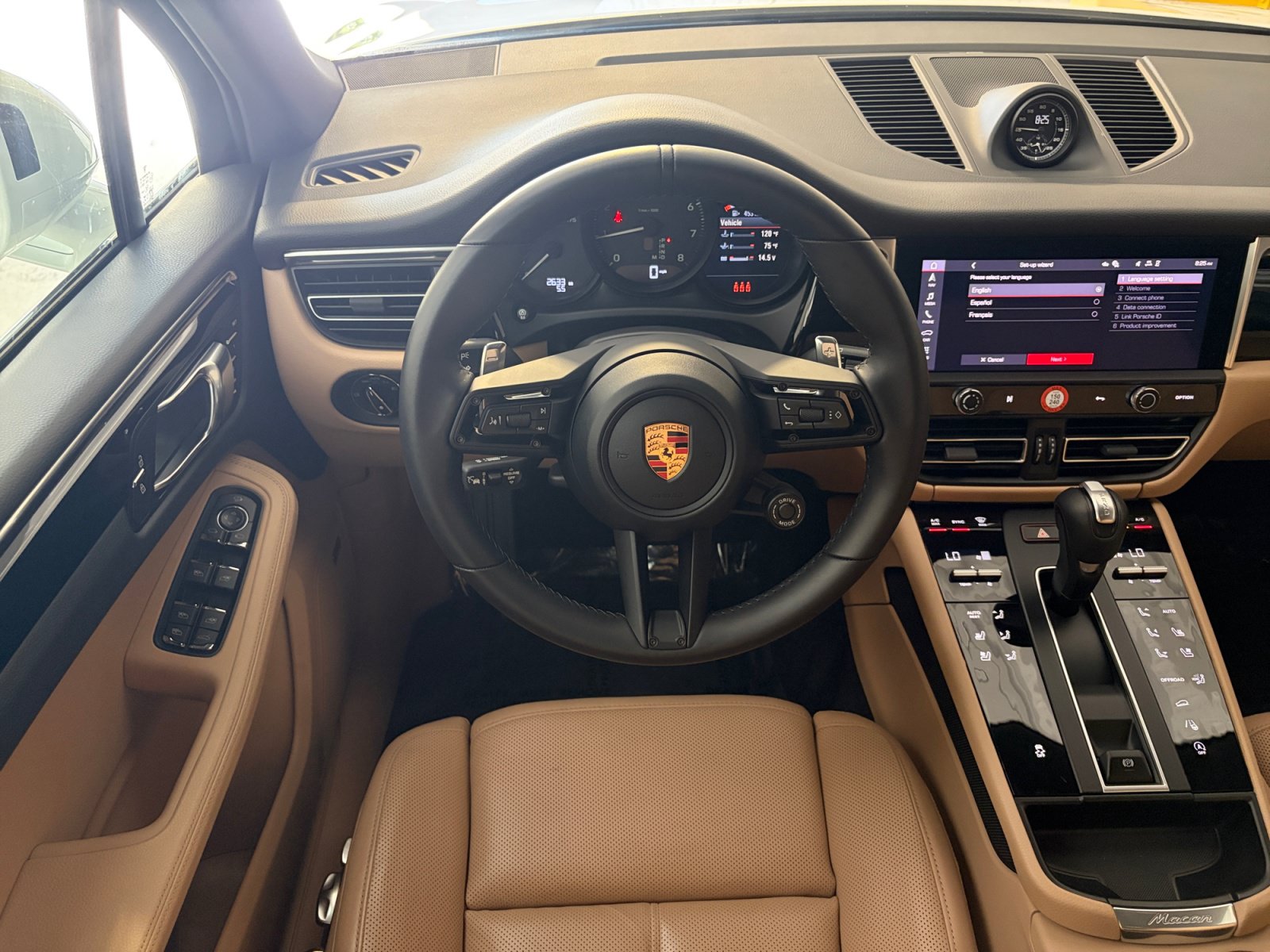 Certified 2026 Porsche Macan AWD/4WD image 5