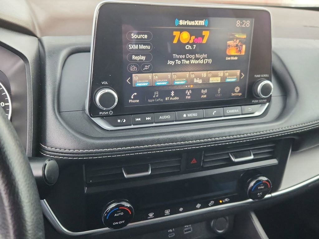 Used 2023 Nissan Rogue SV image 24