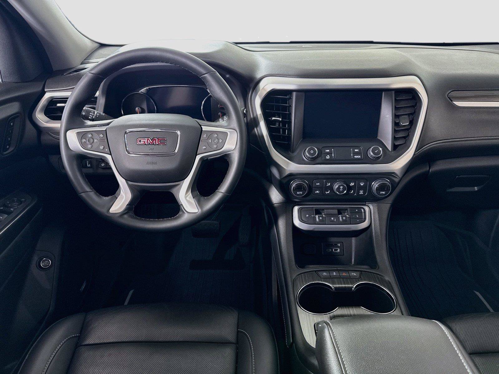 Used 2023 GMC Acadia SLT w/ Technology Package AWD/4WD image 2