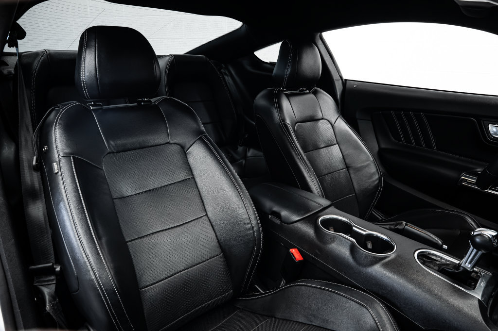 Used 2020 Ford Mustang Premium RWD image 29