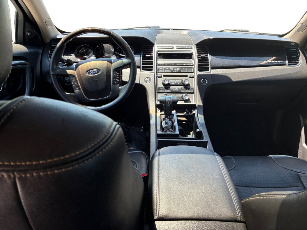 Used 2010 Ford Taurus Limited FWD image 23