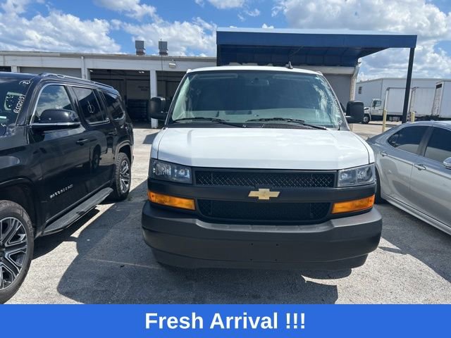 Used 2025 Chevrolet Express 2500 Extended w/ Driver Convenience Package RWD image 5