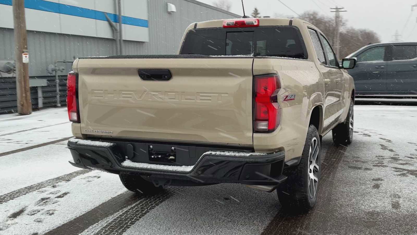 Used 2023 Chevrolet Colorado Z71 w/ Z71 Convenience Package 2 image 3