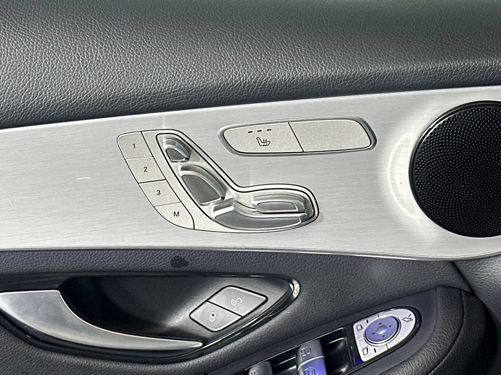 Used 2022 Mercedes-Benz GLC 300 image 11