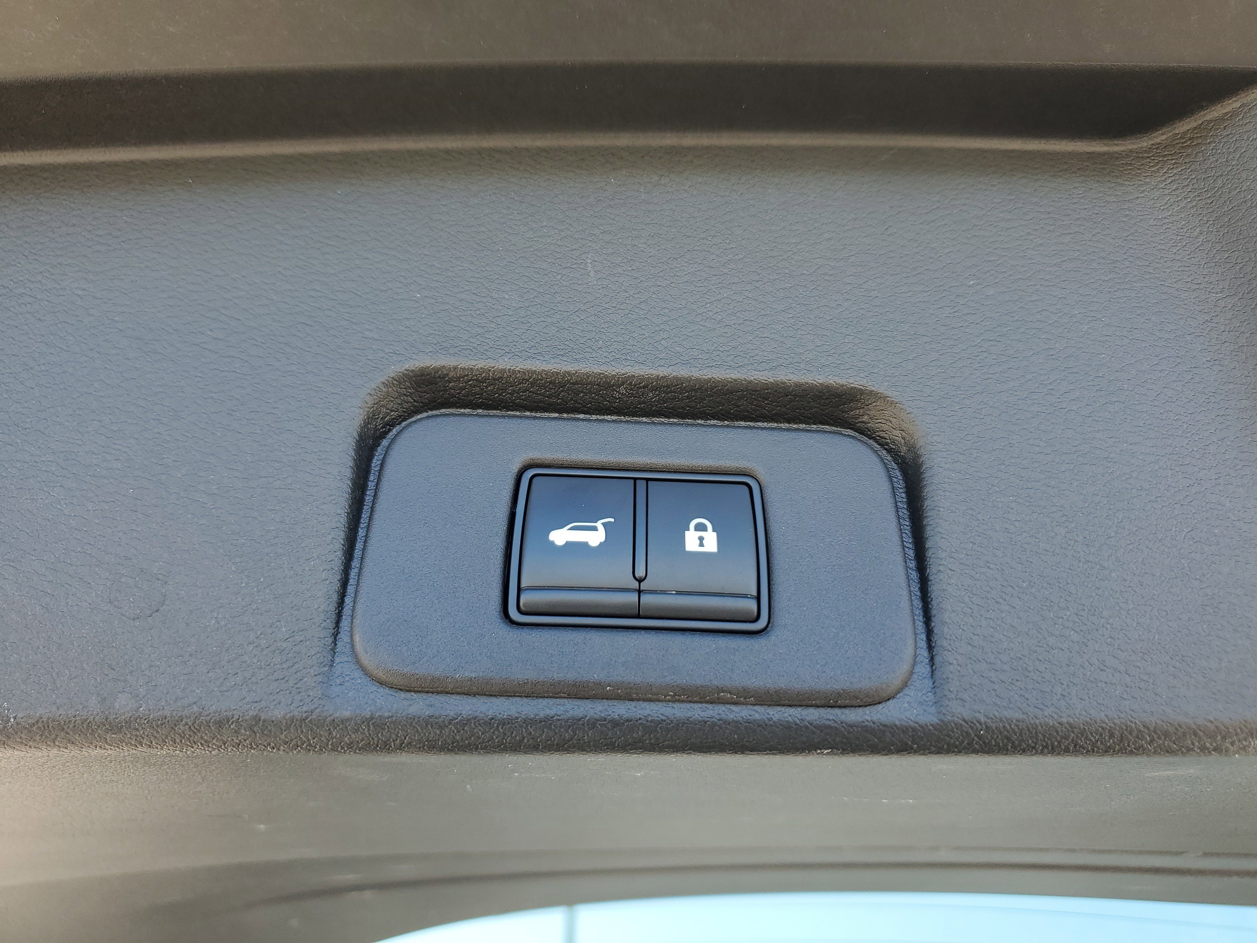 Used 2021 Nissan Rogue Platinum image 11