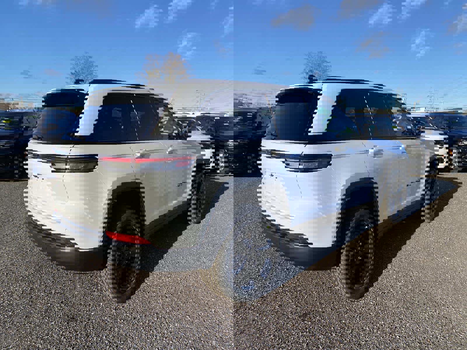 New 2025 Jeep Grand Cherokee Laredo image 3