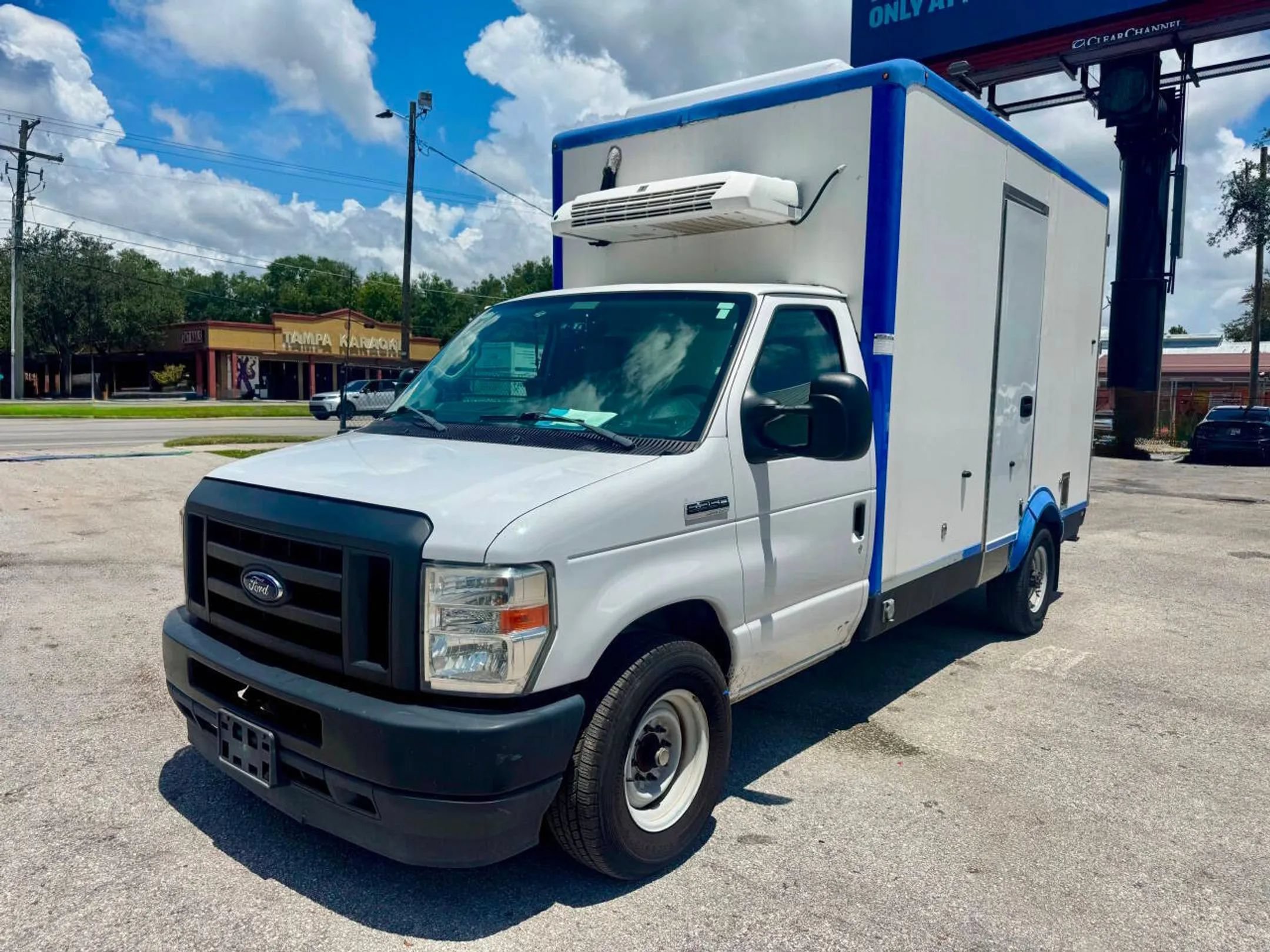 Used 2023 Ford E-350 and Econoline 350 Super Duty w/ Power Windows & Locks Group RWD image 19