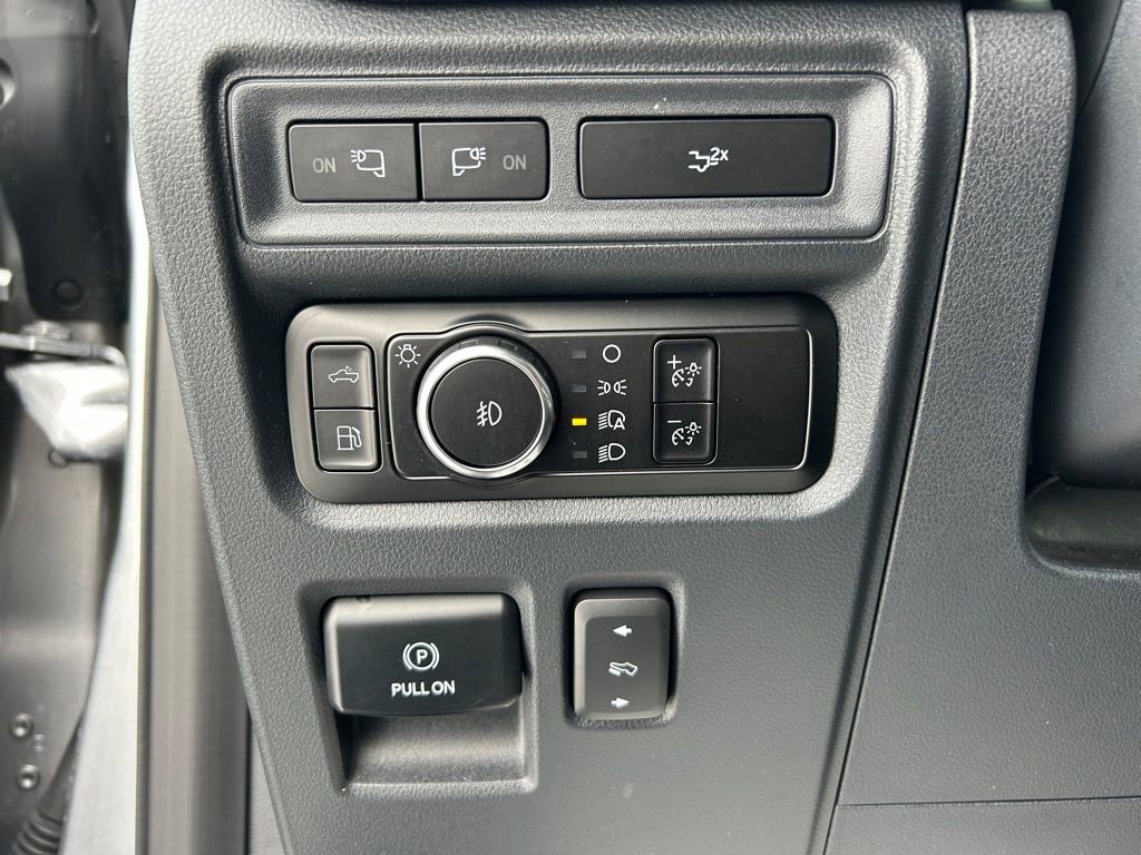 Used 2023 Ford F150 Lariat w/ Equipment Group 502A High image 3