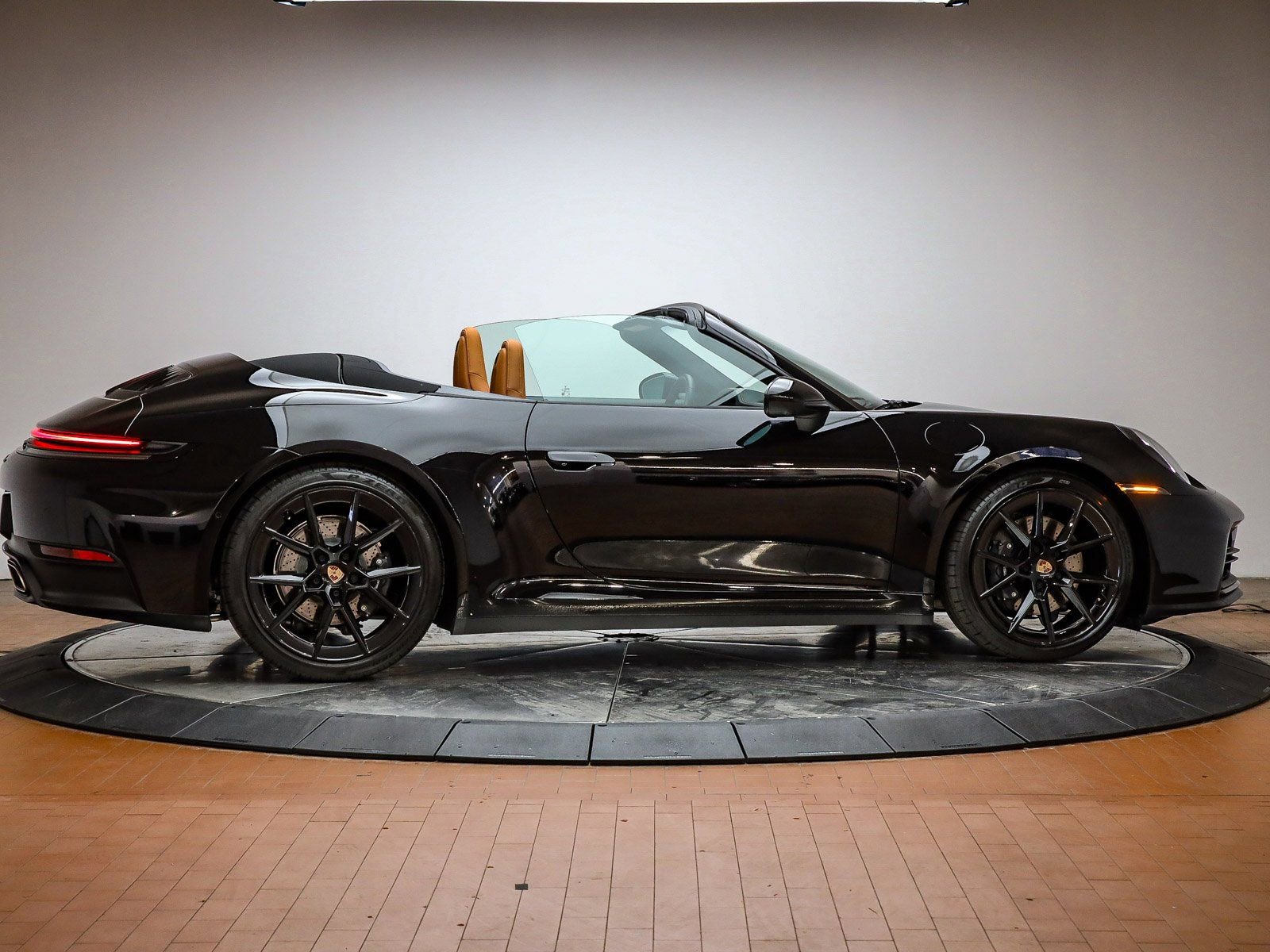 Used 2026 Porsche 911 Carrera image 13