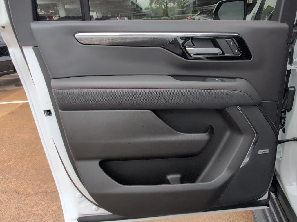 New 2026 Chevrolet Suburban RST w/ RST Capability Package AWD/4WD image 10