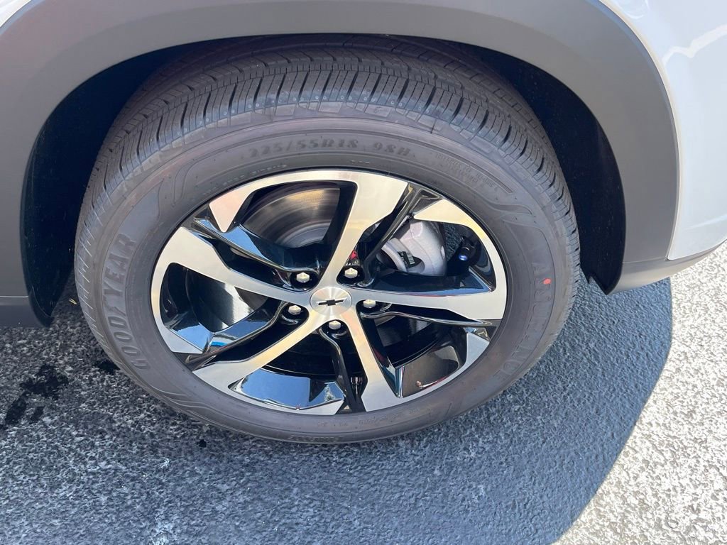 New 2026 Chevrolet Trax RS w/ Driver Confidence Package image 8