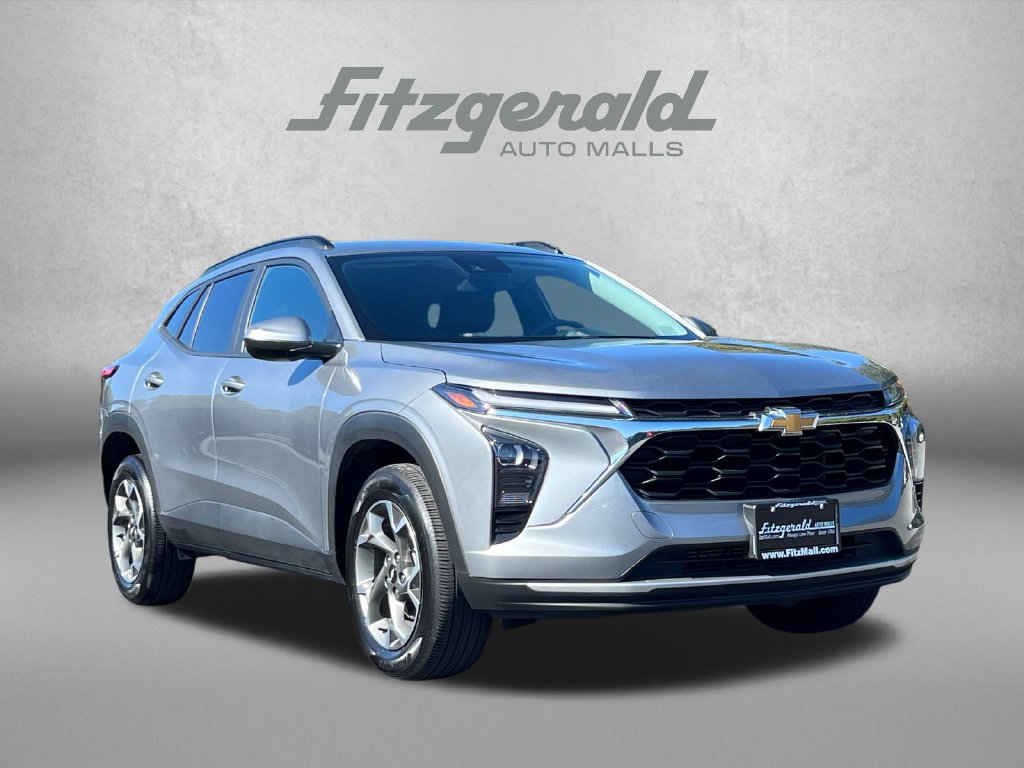 Used 2025 Chevrolet Trax LT