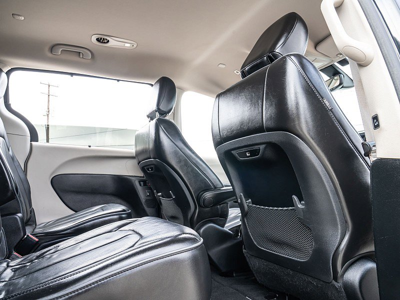 Used 2019 Chrysler Pacifica Limited FWD image 21