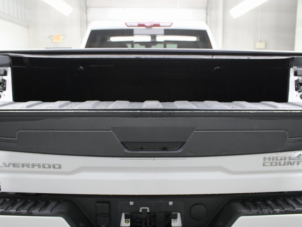 Used 2023 Chevrolet Silverado 2500 High Country w/ Z71 Off-Road Package image 44