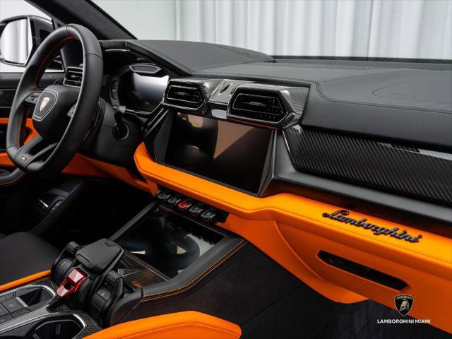 Used 2026 Lamborghini Urus SE AWD/4WD image 48