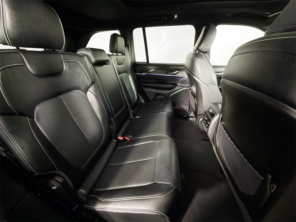 Used 2023 Jeep Grand Cherokee Overland image 26