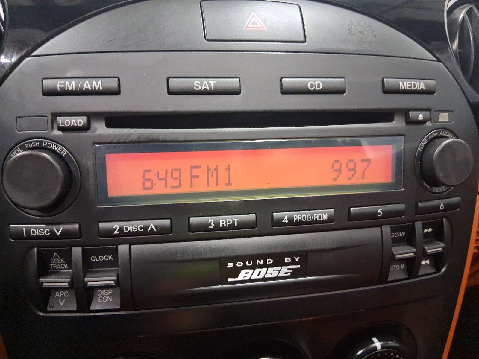 Used 2006 MAZDA MX-5 Miata Grand Touring RWD image 23