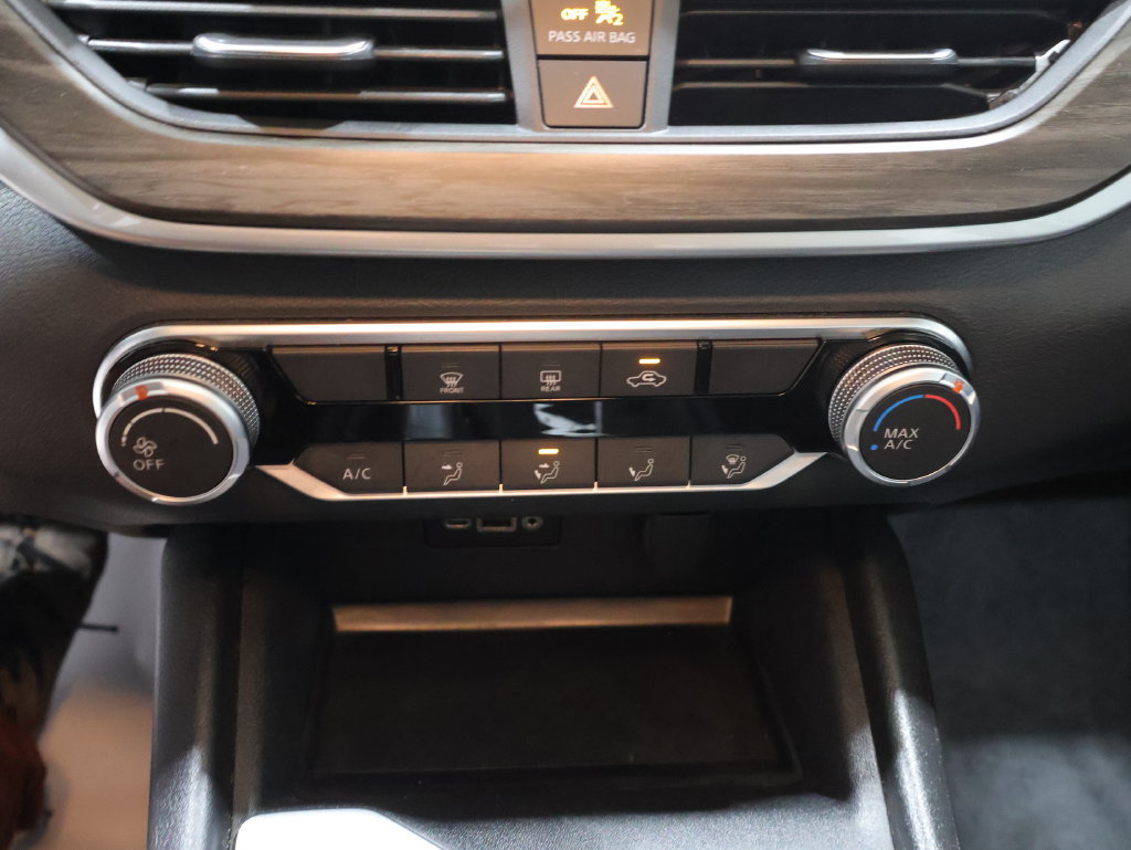 Used 2025 Nissan Altima 2.5 SV FWD image 27