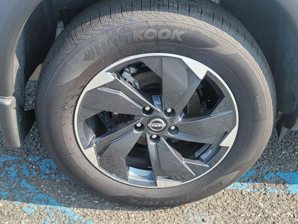 New 2026 Nissan Rogue SV AWD/4WD image 10