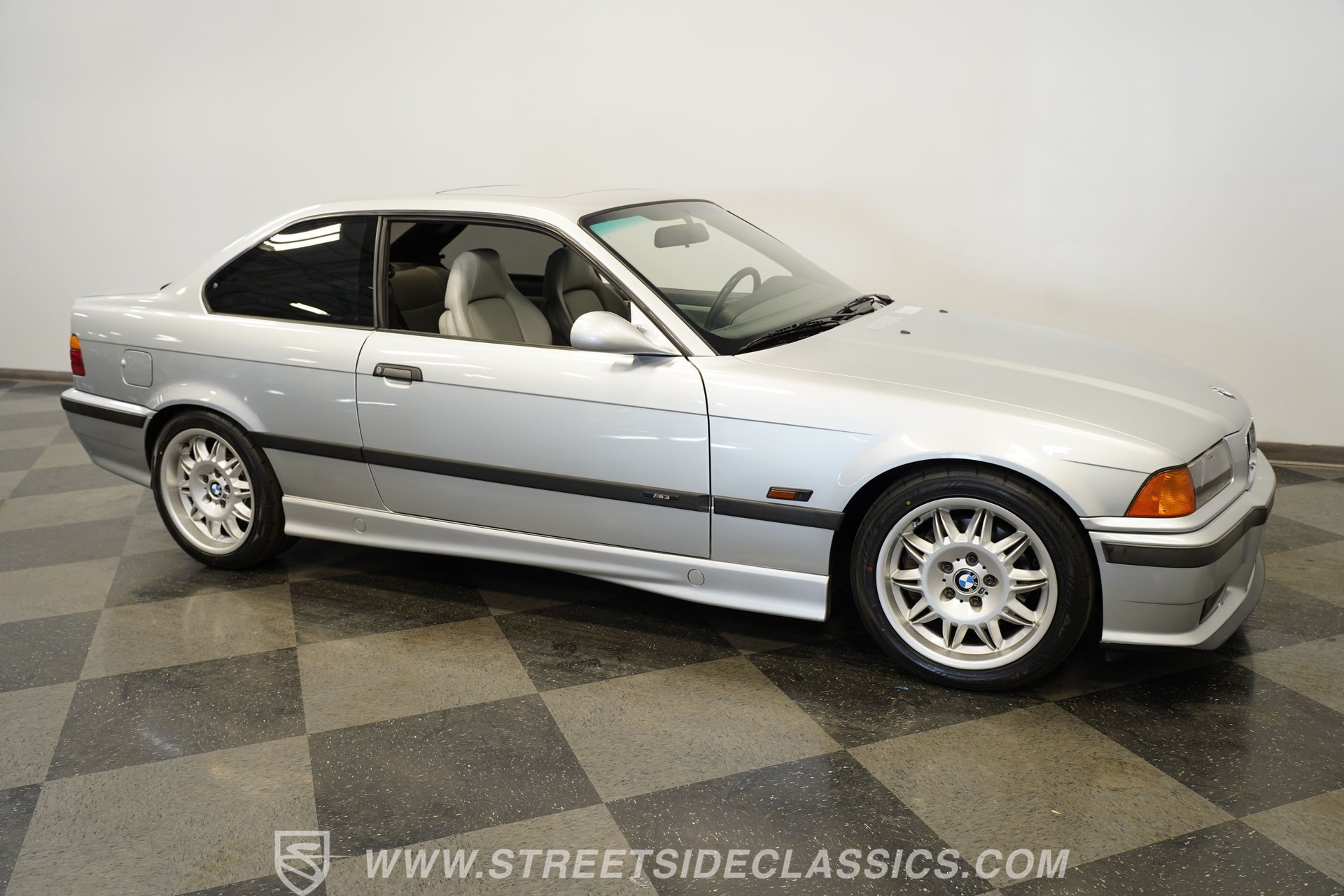 Used 1996 BMW M3 Coupe RWD image 16