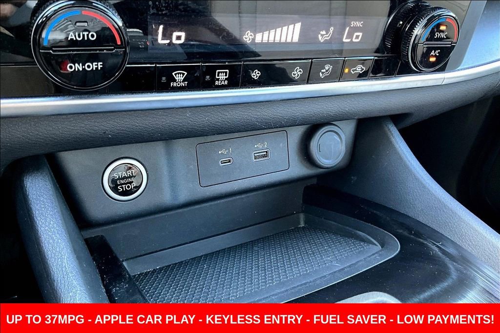 Used 2023 Nissan Rogue SV image 16