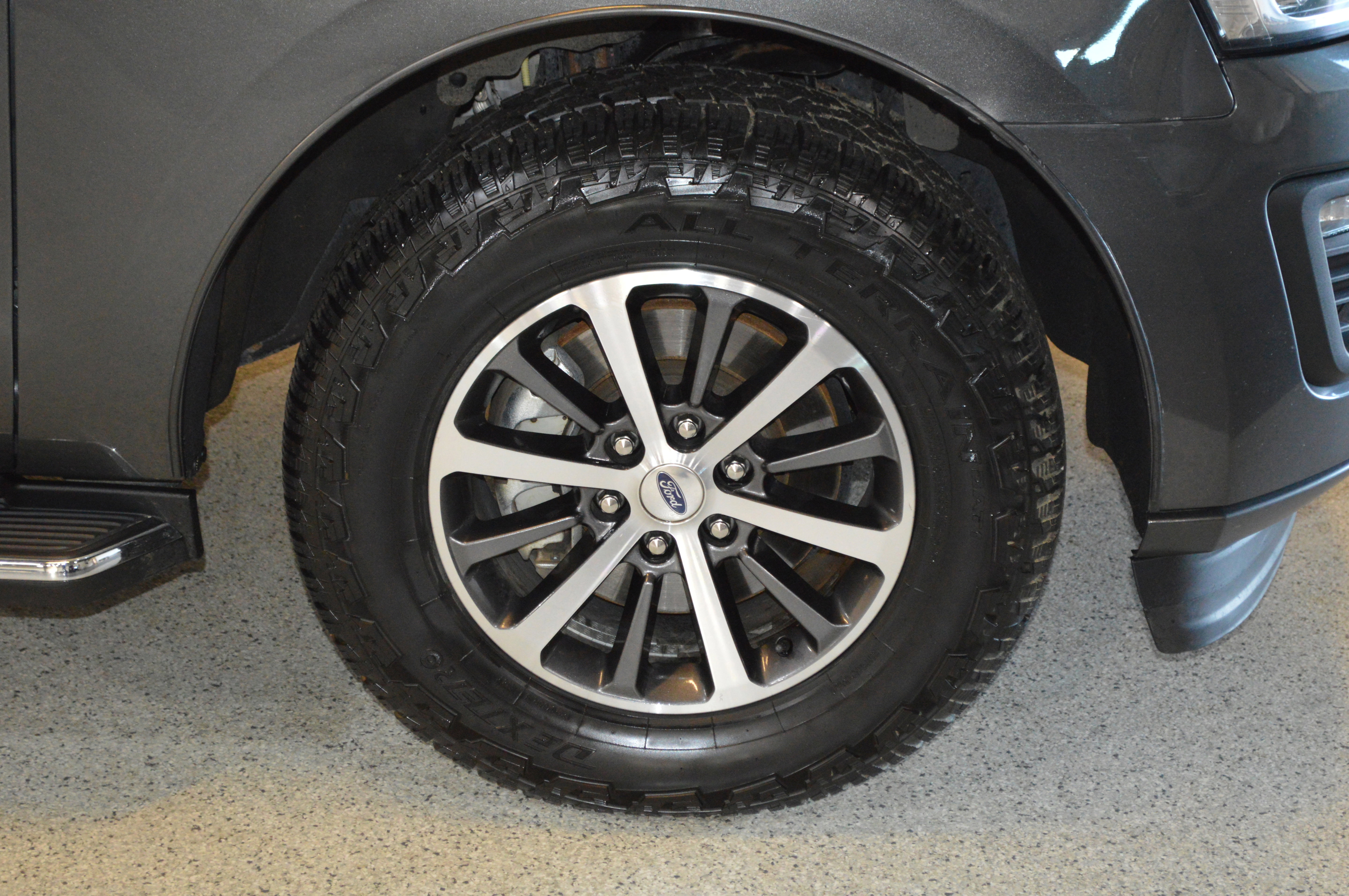 Used 2020 Ford Expedition XLT w/ Equipment Group 202A image 9