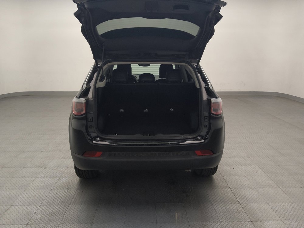 Used 2017 Jeep Compass Latitude FWD image 29