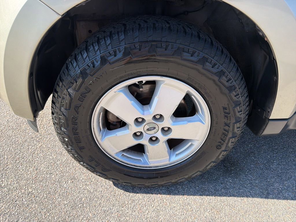 Used 2011 Ford Escape XLT w/ 201A Rapid Spec Order Code image 10
