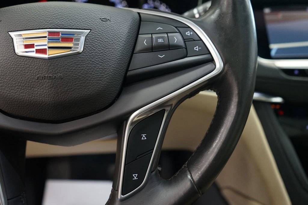 Used 2017 Cadillac XT5 Luxury w/ Driver Awareness Package AWD/4WD image 33