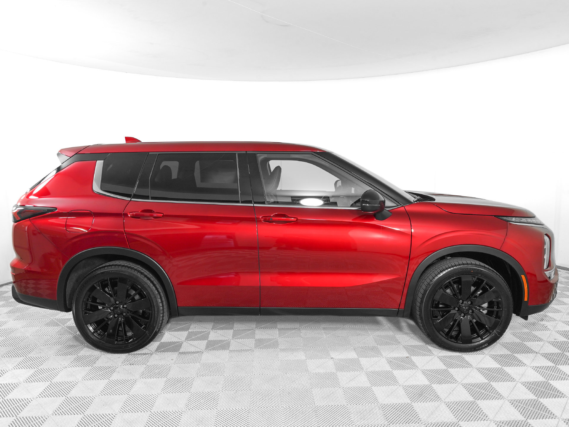New 2026 Mitsubishi Outlander LE FWD image 5