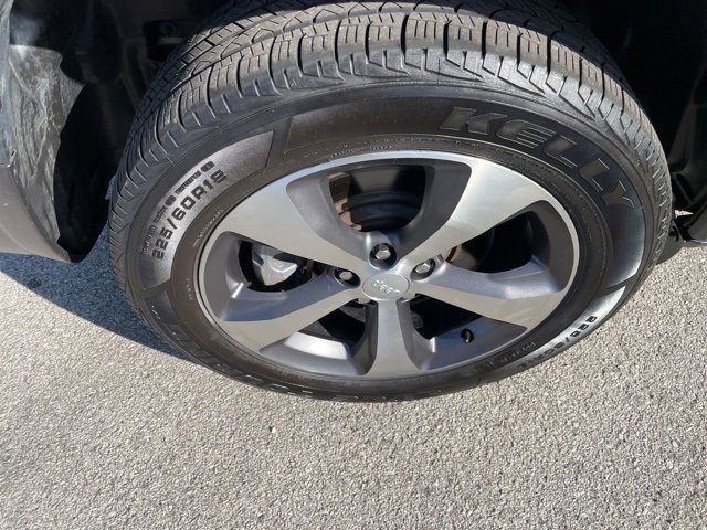 Used 2022 Jeep Cherokee Limited image 18