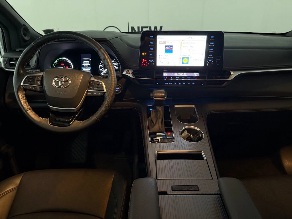 Used 2023 Toyota Sienna XLE Woodland Edition AWD/4WD image 23