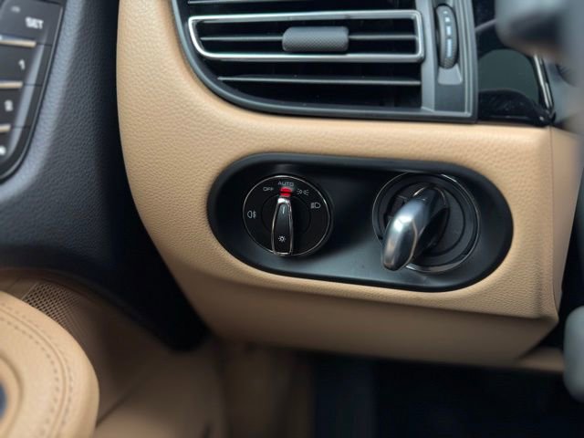 Certified 2025 Porsche Macan image 17