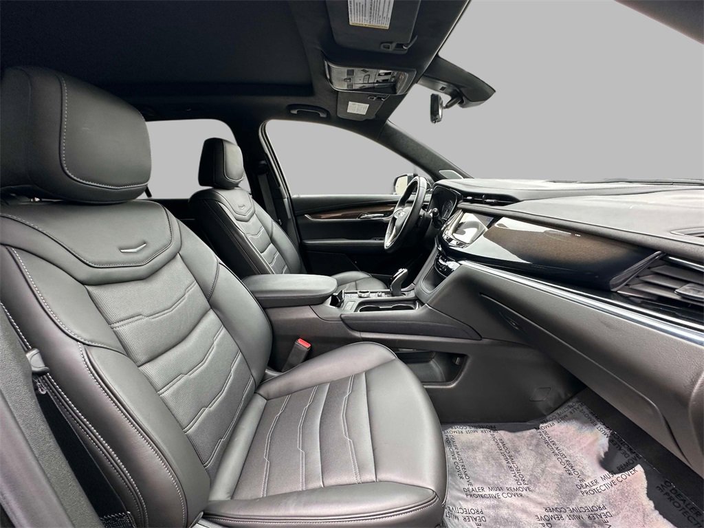 Certified 2025 Cadillac XT6 Premium Luxury w/ Platinum Package image 14